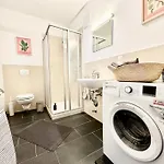 Appartement Stylisches Mit Balkon Und Privatem Stellplatz Fuer Bis Zu 4 Personen Nur Wenige Minuten Von Der Innenstadt & Mosel Entfernt