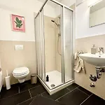 Stylisches Mit Balkon Und Privatem Stellplatz Fuer Bis Zu 4 Personen Nur Wenige Minuten Von Der Innenstadt & Mosel Entfernt * Koblenz (Rhineland-Palatinate)