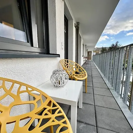 Stylisches Mit Balkon Und Privatem Stellplatz Fuer Bis Zu 4 Personen Nur Wenige Minuten Von Der Innenstadt & Mosel Entfernt شقة *