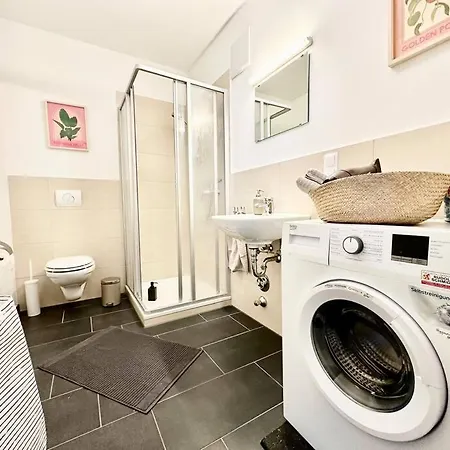 Apartamento Stylisches Mit Balkon Und Privatem Stellplatz Fuer Bis Zu 4 Personen Nur Wenige Minuten Von Der Innenstadt & Mosel Entfernt