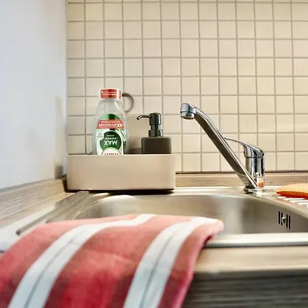 Stylisches Mit Balkon Und Privatem Stellplatz Fuer Bis Zu 4 Personen Nur Wenige Minuten Von Der Innenstadt & Mosel Entfernt Lejlighed Koblenz (Rhineland-Palatinate)