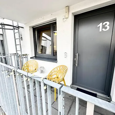 Stylisches Mit Balkon Und Privatem Stellplatz Fuer Bis Zu 4 Personen Nur Wenige Minuten Von Der Innenstadt & Mosel Entfernt Lejlighed