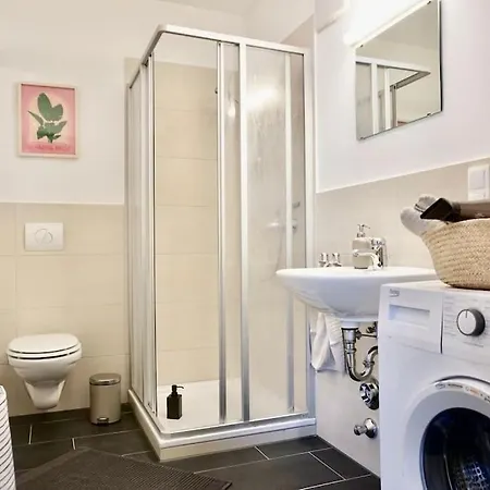 Apartmán Stylisches Mit Balkon Und Privatem Stellplatz Fuer Bis Zu 4 Personen Nur Wenige Minuten Von Der Innenstadt & Mosel Entfernt *