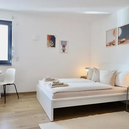 Stylisches Mit Balkon Und Privatem Stellplatz Fuer Bis Zu 4 Personen Nur Wenige Minuten Von Der Innenstadt & Mosel Entfernt Lejlighed *