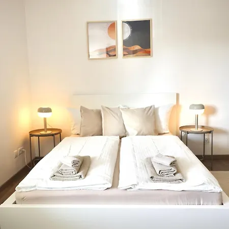 Stylisches Mit Balkon Und Privatem Stellplatz Fuer Bis Zu 4 Personen Nur Wenige Minuten Von Der Innenstadt & Mosel Entfernt Apartmán Koblenc