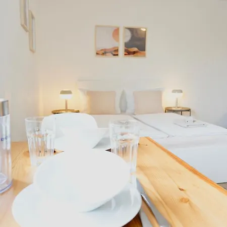 Stylisches Mit Balkon Und Privatem Stellplatz Fuer Bis Zu 4 Personen Nur Wenige Minuten Von Der Innenstadt & Mosel Entfernt Apartamento