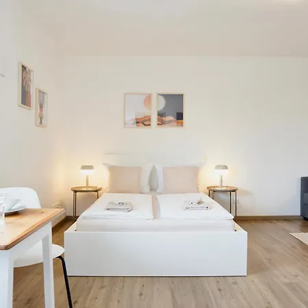 Stylisches Mit Balkon Und Privatem Stellplatz Fuer Bis Zu 4 Personen Nur Wenige Minuten Von Der Innenstadt & Mosel Entfernt Apartamento Coblença