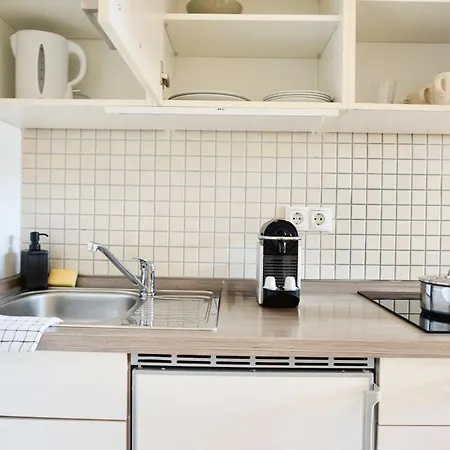 Stylisches Mit Balkon Und Privatem Stellplatz Fuer Bis Zu 4 Personen Nur Wenige Minuten Von Der Innenstadt & Mosel Entfernt Apartamento *