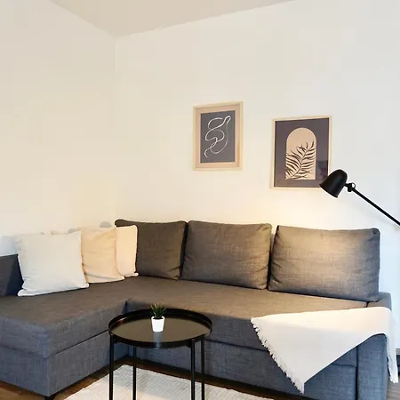 Stylisches Mit Balkon Und Privatem Stellplatz Fuer Bis Zu 4 Personen Nur Wenige Minuten Von Der Innenstadt & Mosel Entfernt Coblença