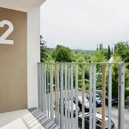 Apartamento Stylisches Mit Balkon Und Privatem Stellplatz Fuer Bis Zu 4 Personen Nur Wenige Minuten Von Der Innenstadt & Mosel Entfernt *