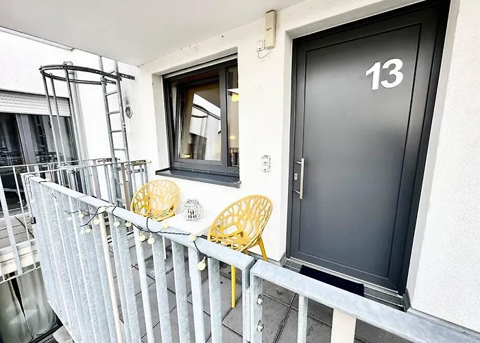 Stylisches Mit Balkon Und Privatem Stellplatz Fuer Bis Zu 4 Personen Nur Wenige Minuten Von Der Innenstadt & Mosel Entfernt Apartmán