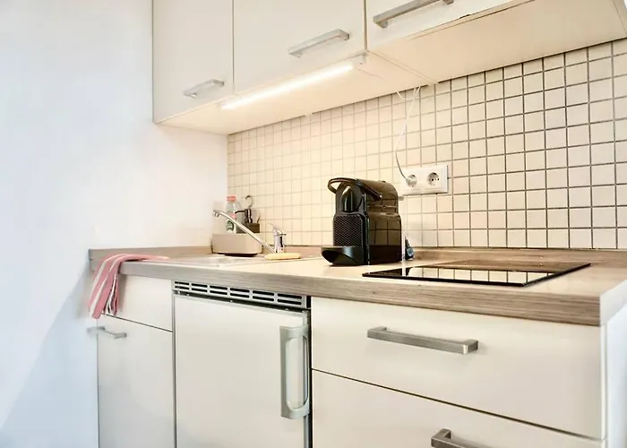 Stylisches Mit Balkon Und Privatem Stellplatz Fuer Bis Zu 4 Personen Nur Wenige Minuten Von Der Innenstadt & Mosel Entfernt *