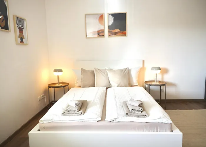 Stylisches Mit Balkon Und Privatem Stellplatz Fuer Bis Zu 4 Personen Nur Wenige Minuten Von Der Innenstadt & Mosel Entfernt Apartmán Koblenc